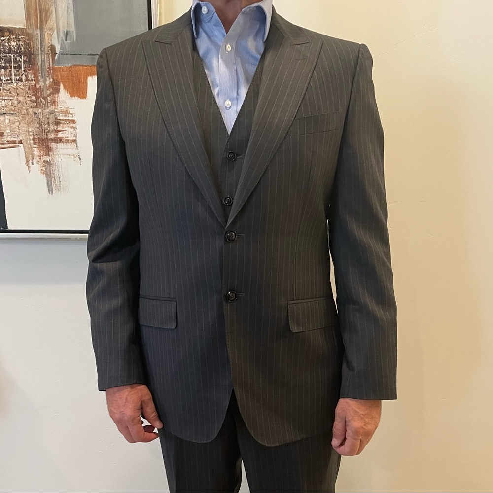 Ermenegildo Zegna 3 piece suit 100% Wool 40R Charcoal grey white pin stripe. Fab